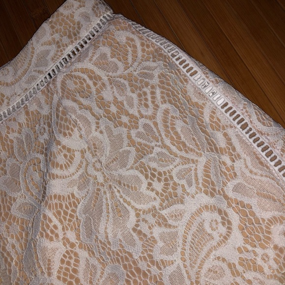 Missguided Floral Lace Shorts - Picture 3 of 5